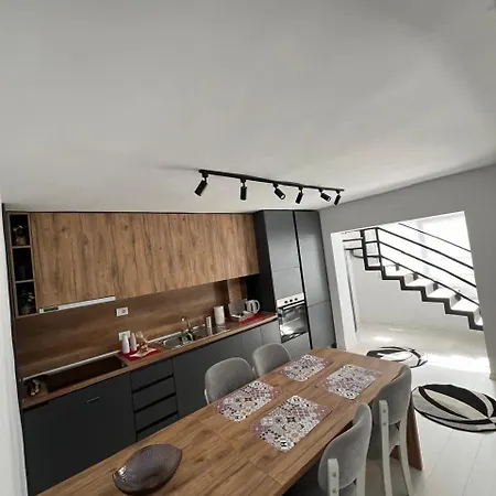Gold Penthouse * Tirana
